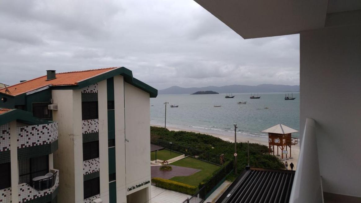 Maravilhoso Apartamento Beira-Mar Praia Da Cachoeira Флорианополис Экстерьер фото